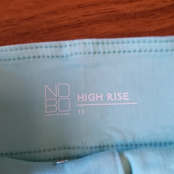 No Boundaries high waisted shorts - Picture 2 of 3